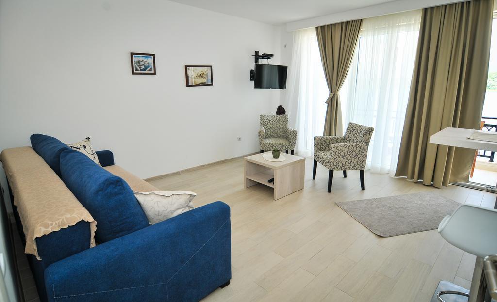 Apartments Zukovac Тиват Екстер'єр фото