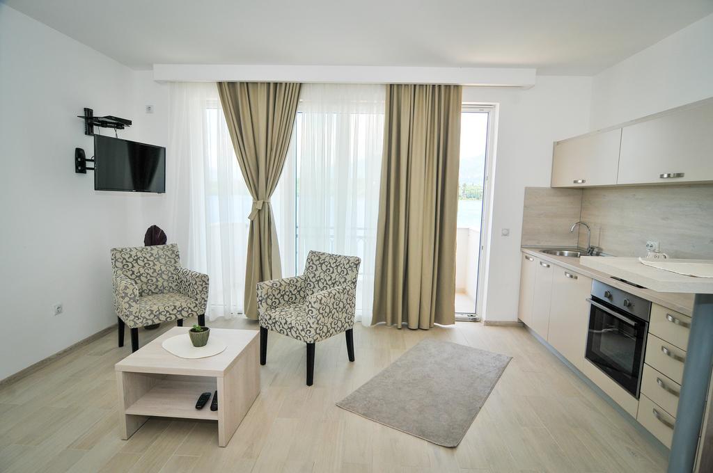 Apartments Zukovac Тиват Екстер'єр фото