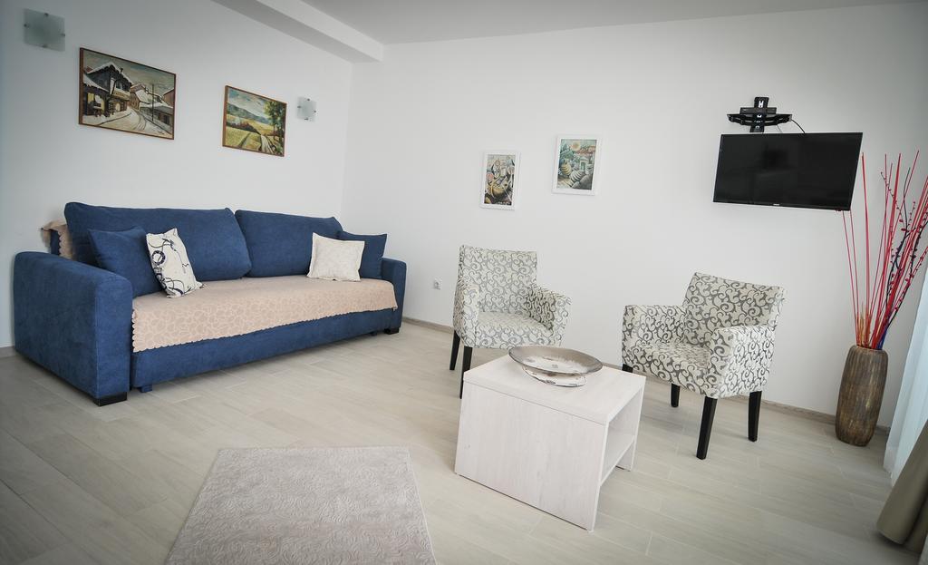 Apartments Zukovac Тиват Екстер'єр фото